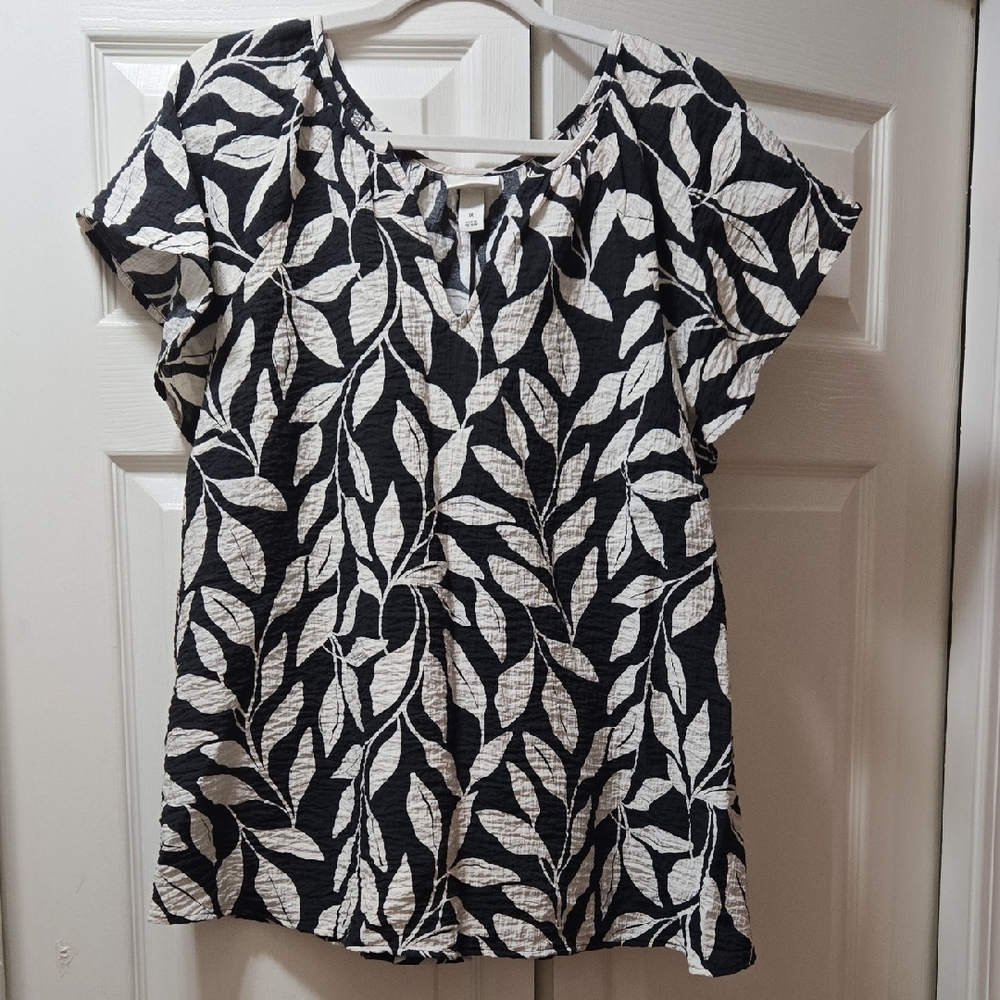 Ava & Viv Black and Cream Leaf Pattern Blouse